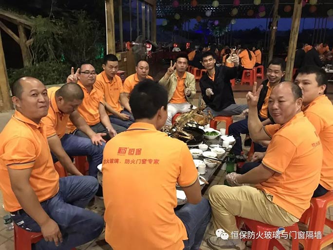 主題：“團結(jié)”與“效率”！精誠團結(jié)、再創(chuàng)新高！ --記公司在2017年10月17日組織了一場高明盈香戶外拓展旅游活動